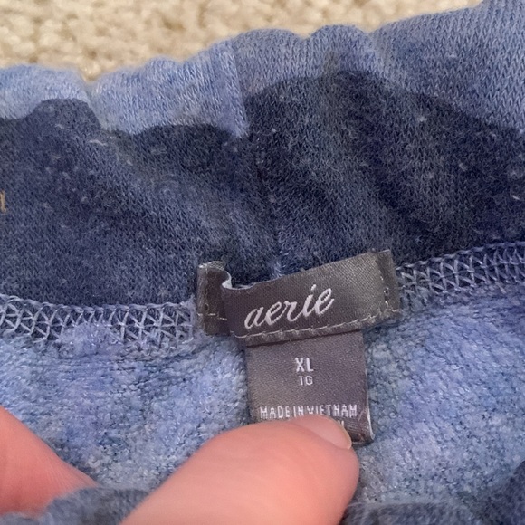 Blue camouflage Aerie Capri joggers - Picture 6 of 7